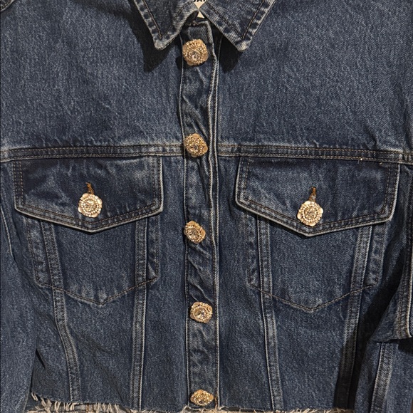 Sandro - Picture 3 of 6